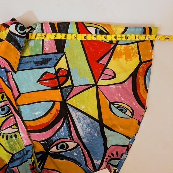 Live 4 Truth Vibrant Abstract "Eyes" Crop Blouse - NWT - Picture 6 of 11